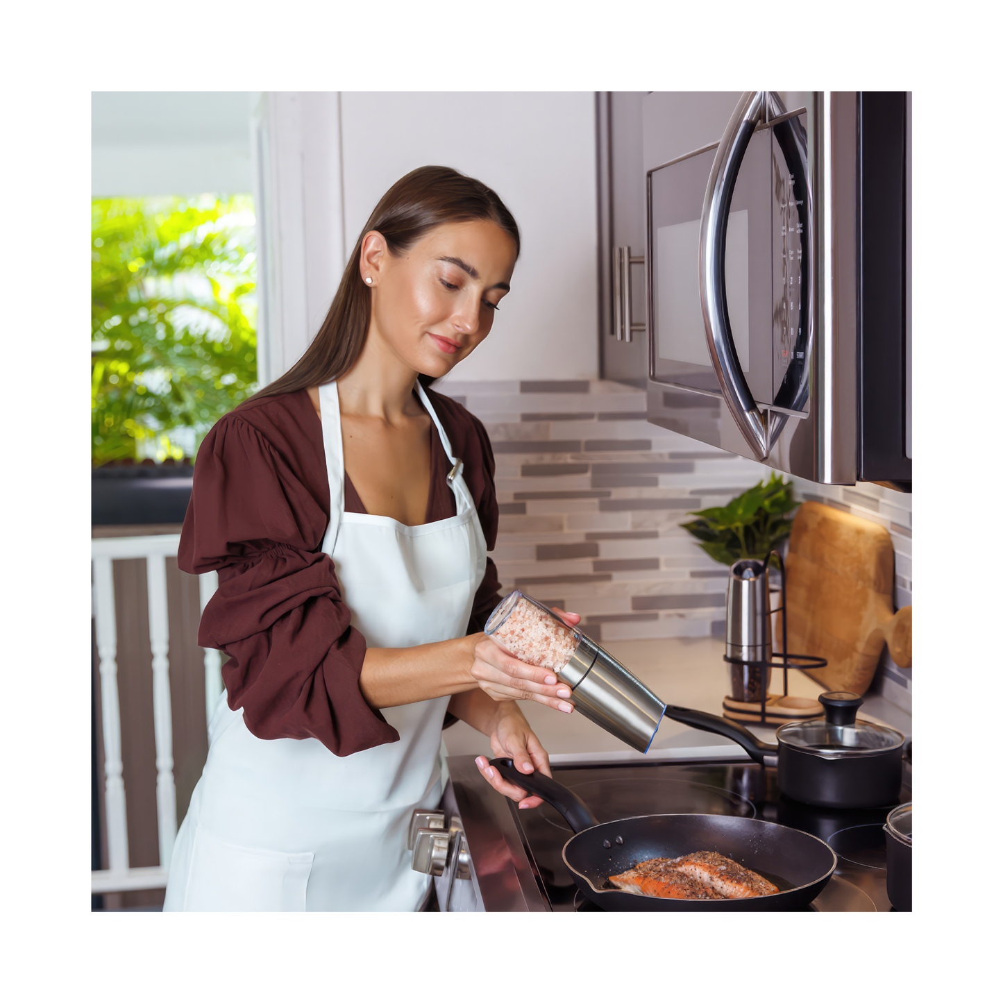 SureFlip™ Automatic Salt and Pepper Grinders